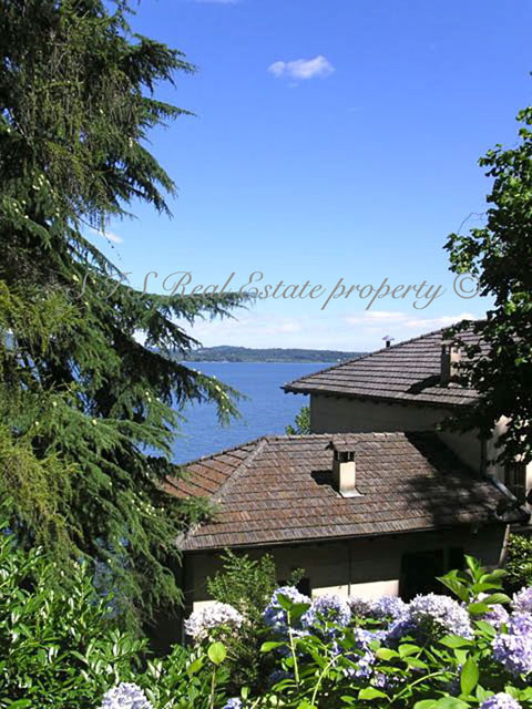 Недвижимость на Лаго Маджоре: Вид на озеро Lago Maggiore (Озеро Lago Maggiore, Stresa)