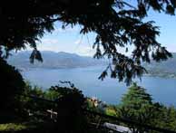 Озеро Lago Maggiore, Stresa - В тени парка очень приятно наслаждаться красотами Лаго Маджоре