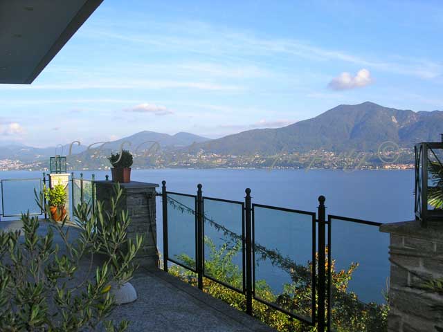    :     ( Lago Maggiore, Oggebbio)